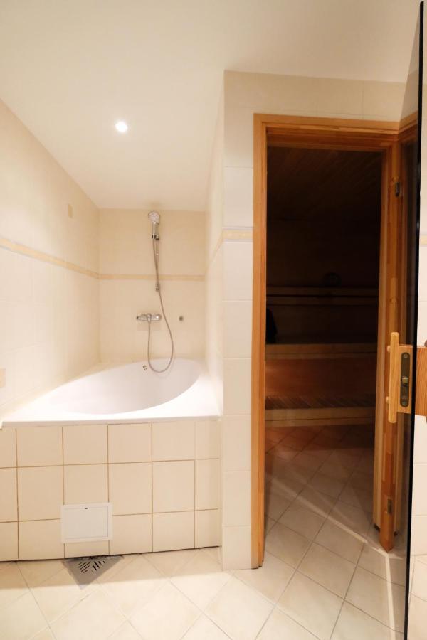 Tallinn City Apartments Roosikrantsi Luaran gambar