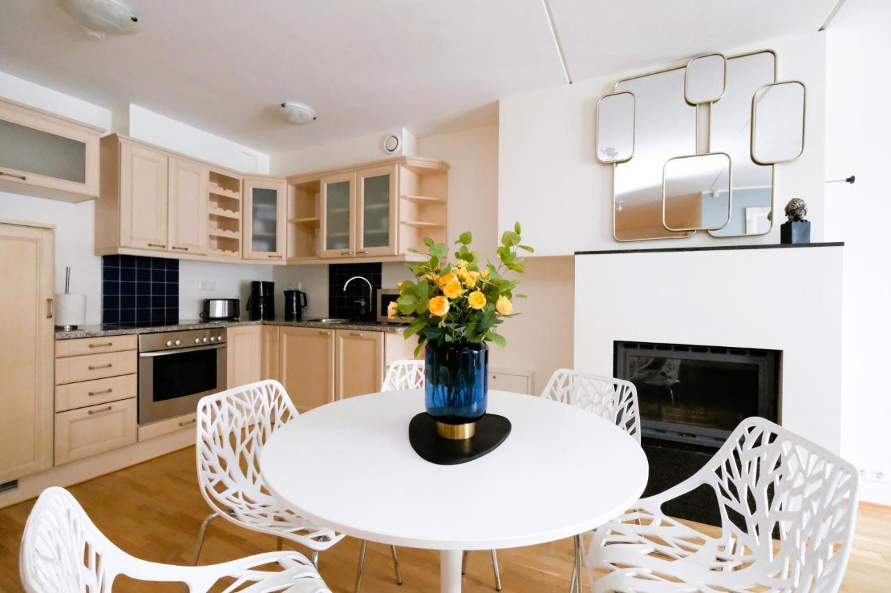 Tallinn City Apartments Roosikrantsi Luaran gambar