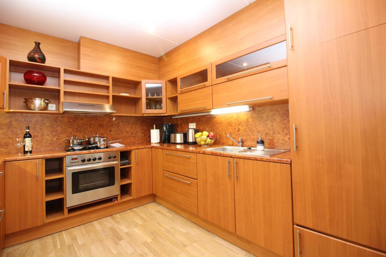 Tallinn City Apartments Roosikrantsi Luaran gambar